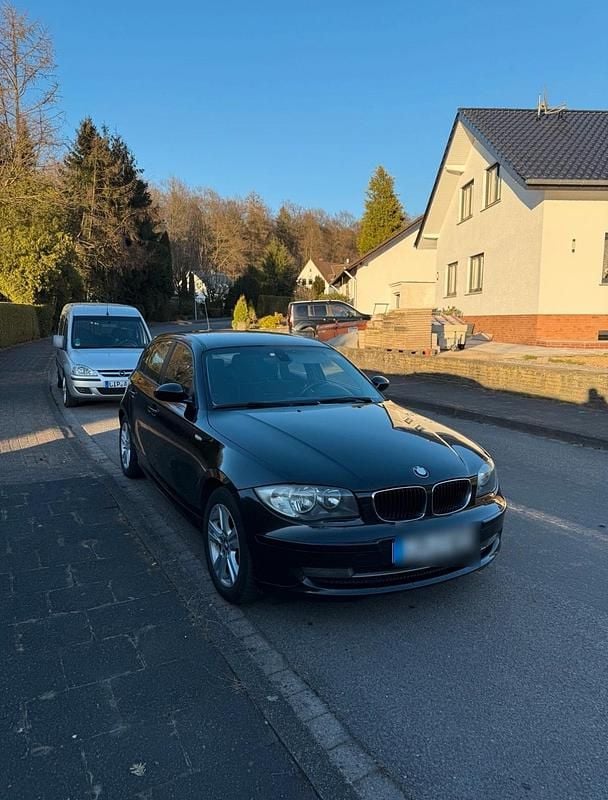 Schwarz Gebraucht 2007 BMW 118 Kleinwagen | 849 € (Superpreis) - Bild 1/4