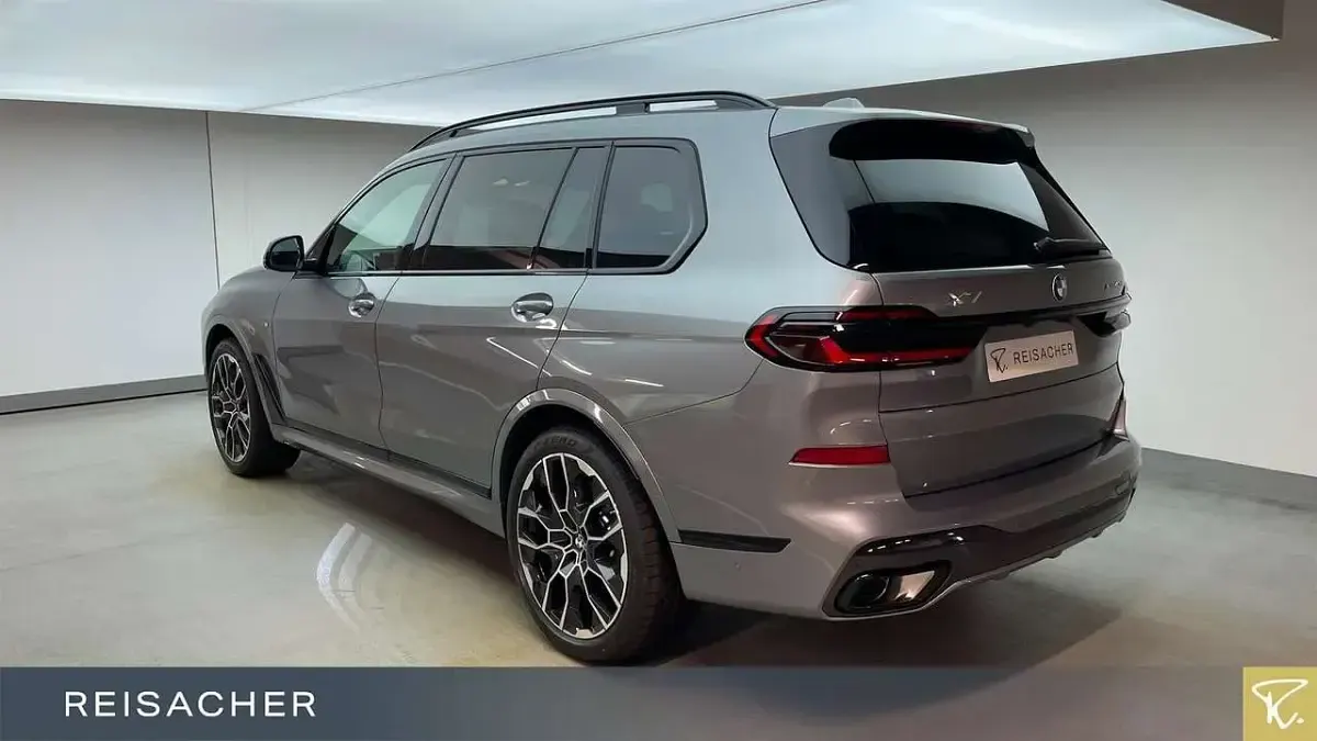Neu BMW X7 Performance 352 PS (258 kW) 2026 Skyscraper grau metallic SUV