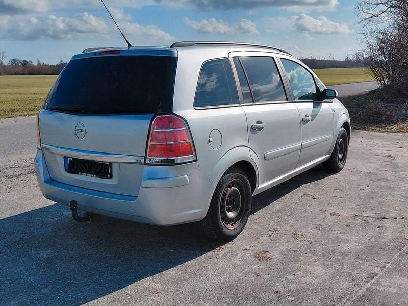 Gebraucht Opel Zafira 140 PS (102 kW) 2006 Silber Van / Kleinbus
