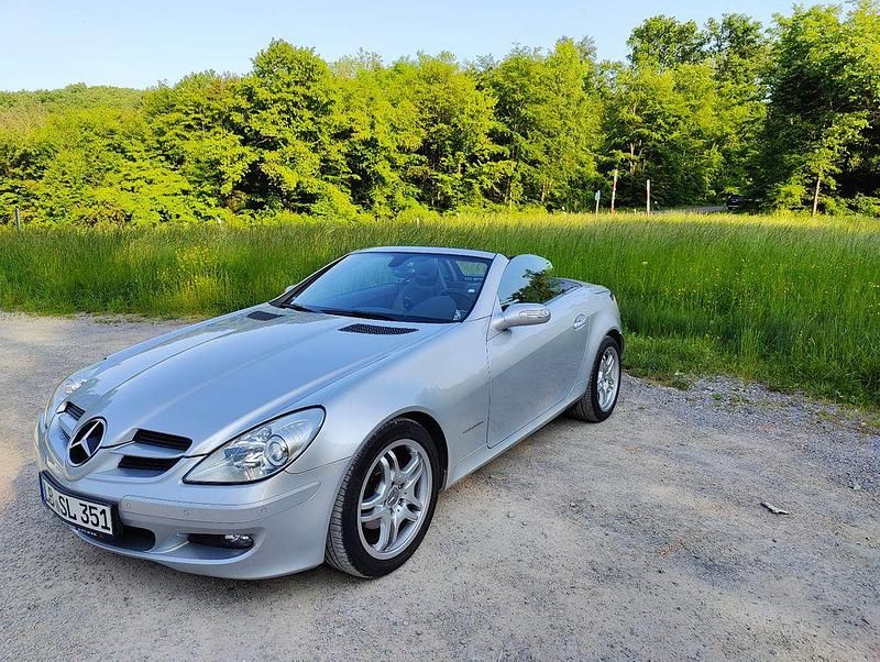 Silber Gebraucht 2004 Mercedes SLK200 Cabrio | 9.700 € (Etwas zu teuer) - Bild 1/4