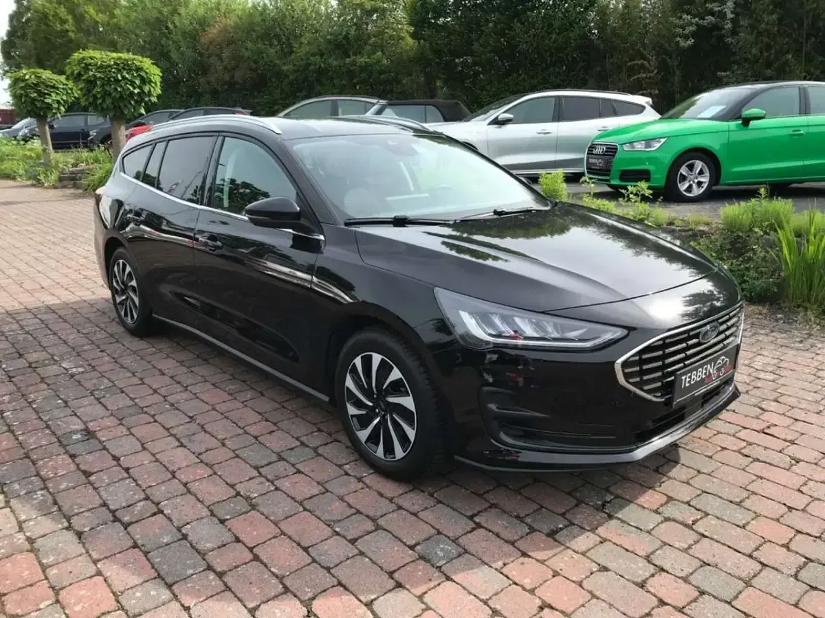 Gebraucht Ford Focus Titanium 125 PS (91 kW) 2024 Agate black Kombi