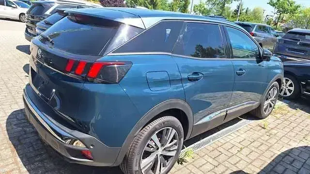 Gebraucht Peugeot 3008 Allure 131 PS (96 kW) 2023 Celebes blau SUV