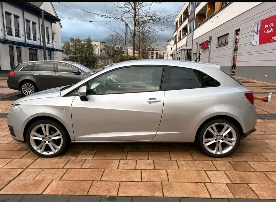 Gebraucht Seat Ibiza 85 PS (62 kW) 2009 Silber Kleinwagen