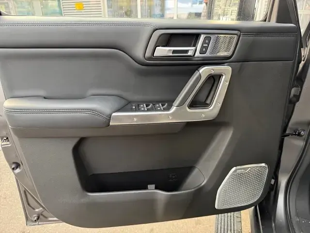 Neu BAW 212 166 PS (122 kW) 2026 Gelb SUV