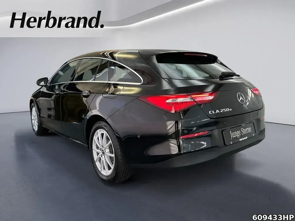 Gebraucht Mercedes CLA250 160 PS (117 kW) 2022 Schwarz Coupé