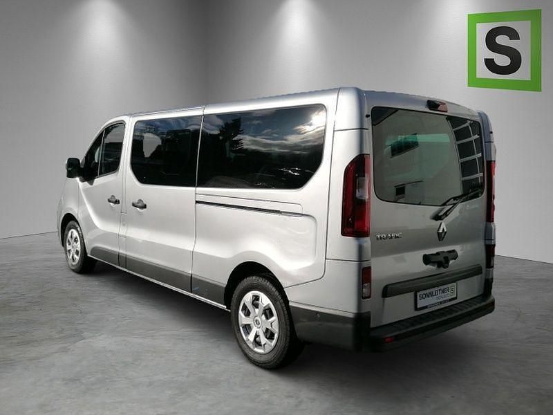 Gebraucht Renault Trafic Life 150 PS (110 kW) 2023 Grau Van / Kleinbus