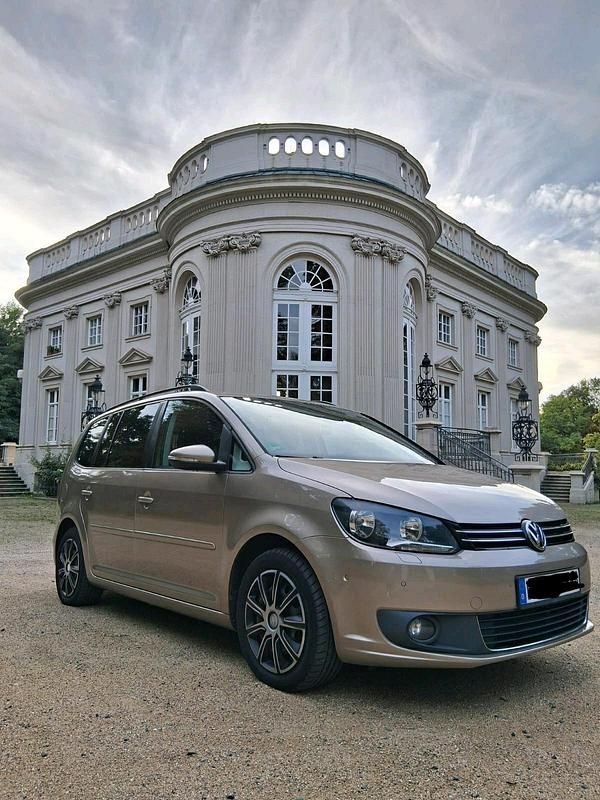 Gebraucht VW Touran 105 PS (77 kW) 2013 Gold Van / Kleinbus
