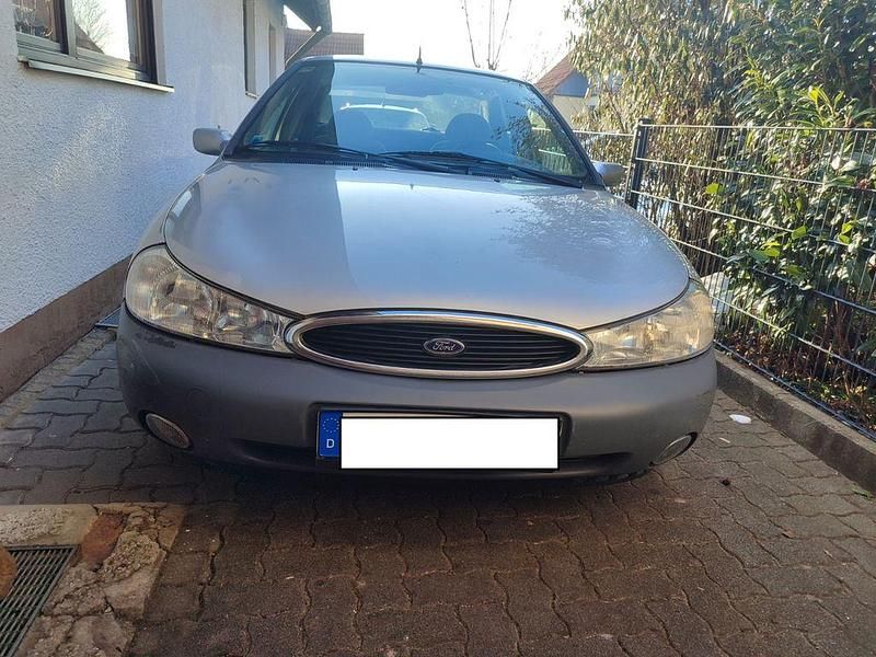 Gebraucht Ford Mondeo 131 PS (96 kW) 1998 Silber Limousine