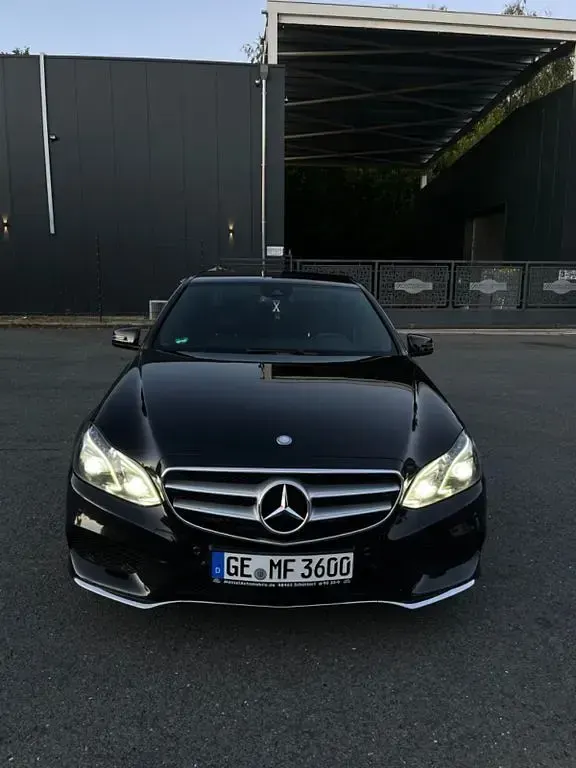 Gebraucht Mercedes E300 AMG 231 PS (169 kW) 2013 Schwarz Limousine