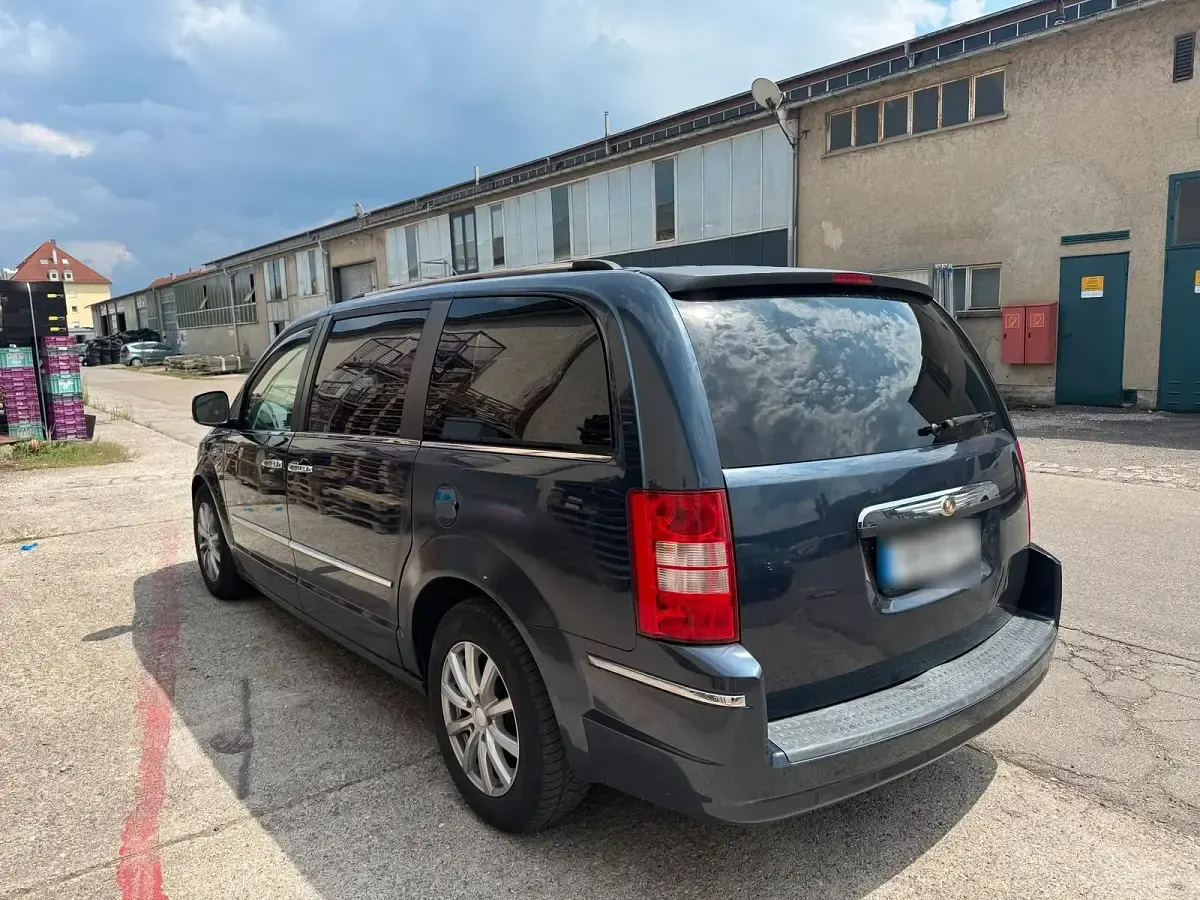 Gebraucht Chrysler Voyager 163 PS (119 kW) 2008 Blau Van / Kleinbus