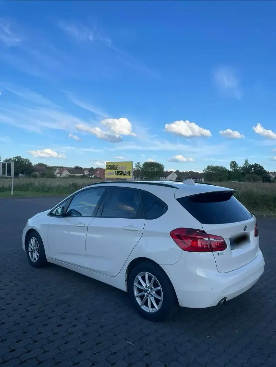 Gebraucht BMW 218 150 PS (110 kW) 2015 Weiß Van / Kleinbus