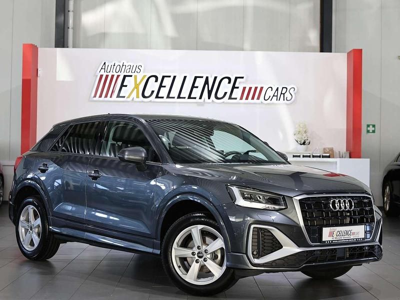 Gebraucht Audi Q2 S-Line 116 PS (85 kW) 2024 Grau SUV