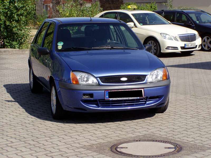 Gebraucht 2000 Ford Fiesta 1.3 Benzin 60 PS (2.500 €)