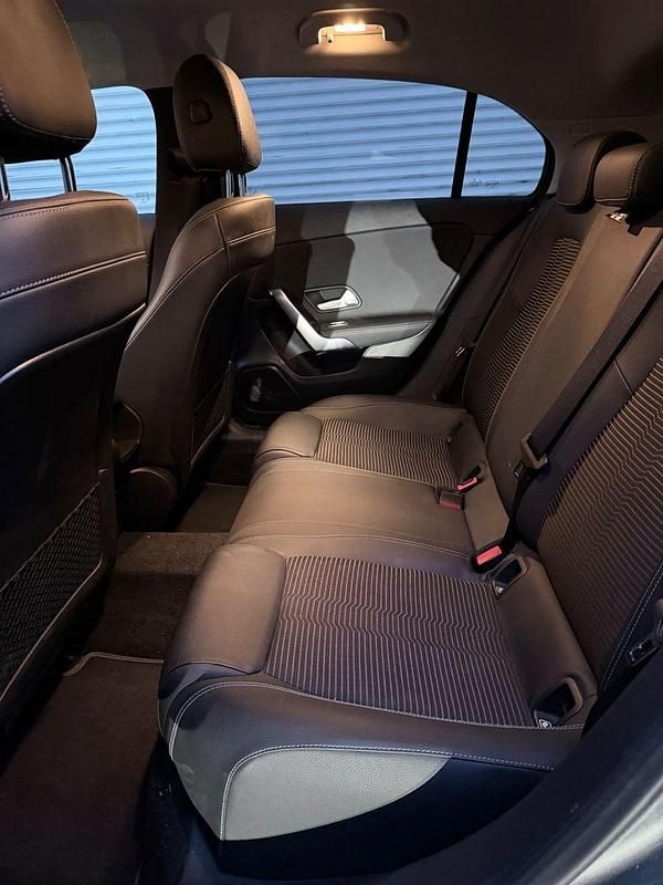 Gebraucht Mercedes A180 Progressive 116 PS (85 kW) 2019 Grau Limousine