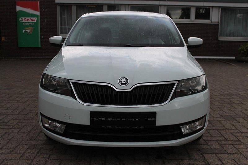 Weiß Gebraucht 2015 Skoda Rapid Kombi | 6.900 € (Guter Preis) - Bild 1/4