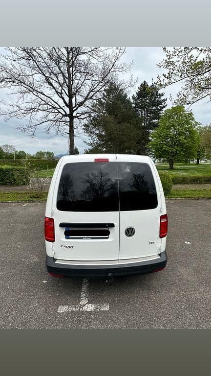 Second-hand VW Caddy 102 CP (75 kW) 2018 Alb Monovolum