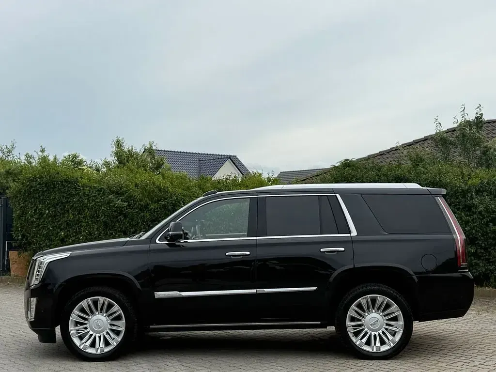 Gebraucht Cadillac Escalade 426 PS (313 kW) 2018 Schwarz SUV