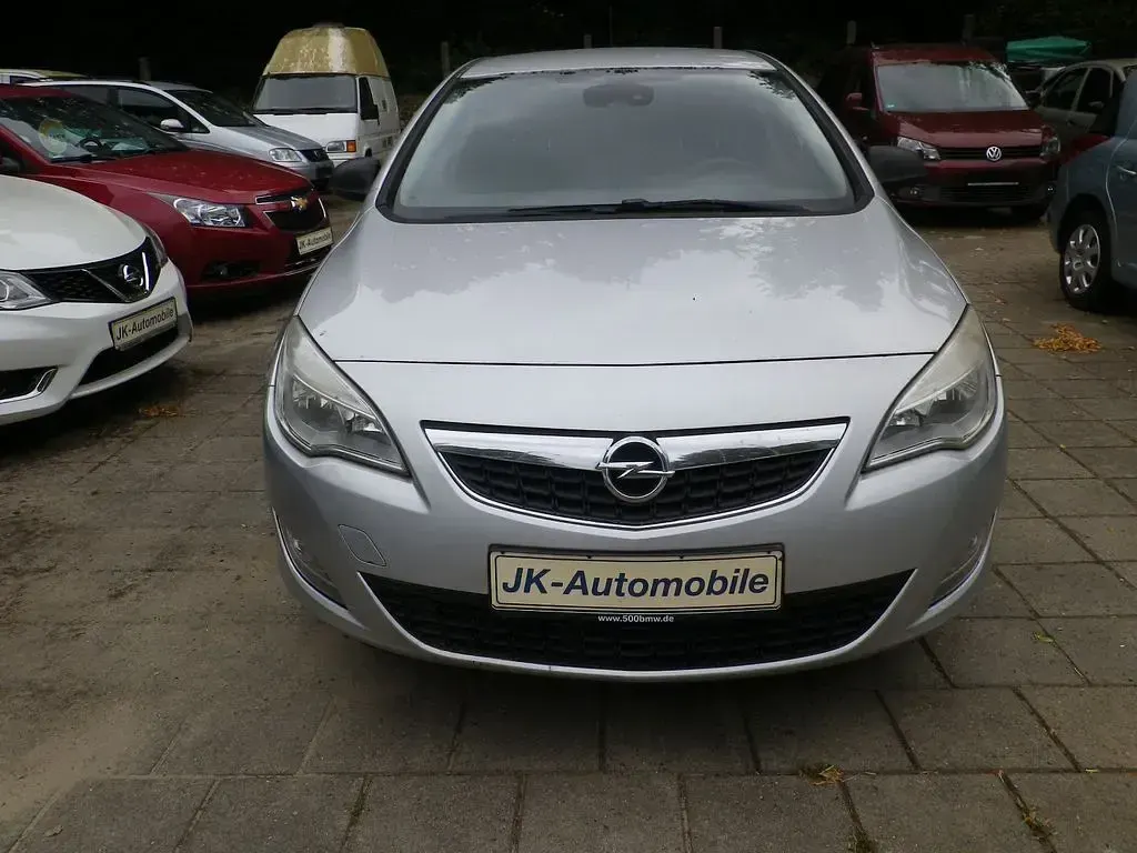 Gebraucht Opel Astra Edition 110 PS (80 kW) 2009 Silber Limousine