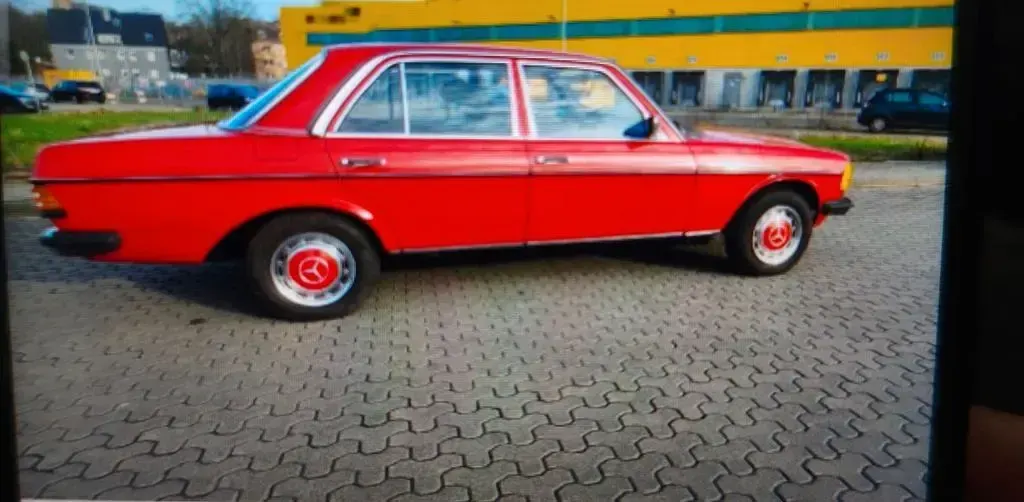 Gebraucht Mercedes 230 136 PS (100 kW) 1984 Rot Limousine
