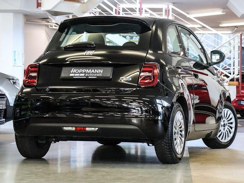 Gebraucht Fiat 500e Action 69 kW (95 PS) 2022 Schwarz Limousine