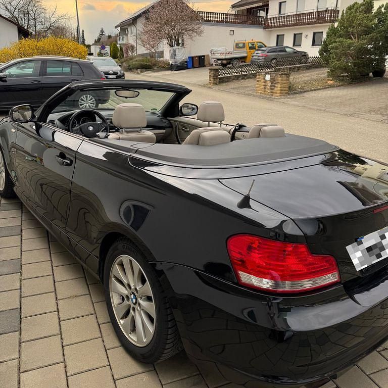 Gebraucht BMW 118 Cabriolet 143 PS (105 kW) 2010 Schwarz Cabrio