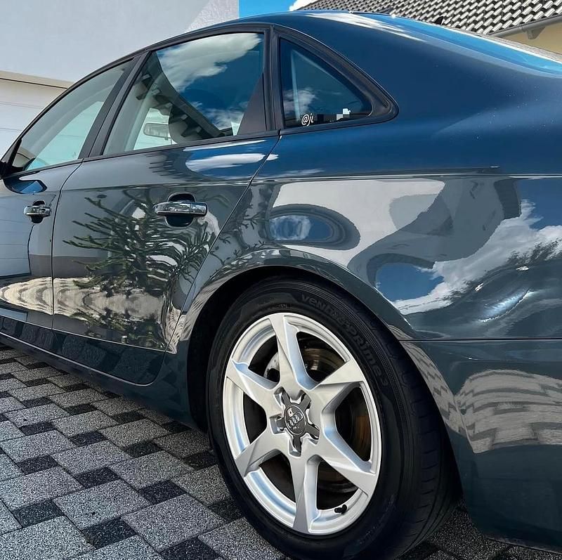 Gebraucht Audi A4 160 PS (117 kW) 2008 Grau Limousine