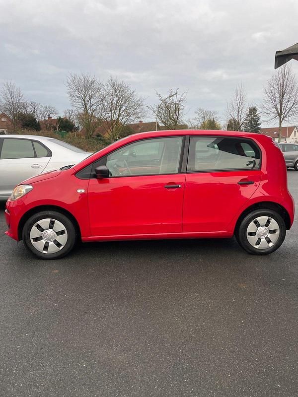 Second-hand VW up! 60 CP (44 kW) 2012 Roșu Hatchback