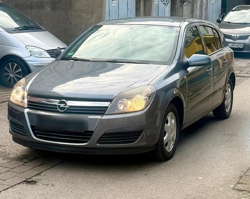 Gebraucht Opel Astra 105 PS (77 kW) 2004 Silber Limousine
