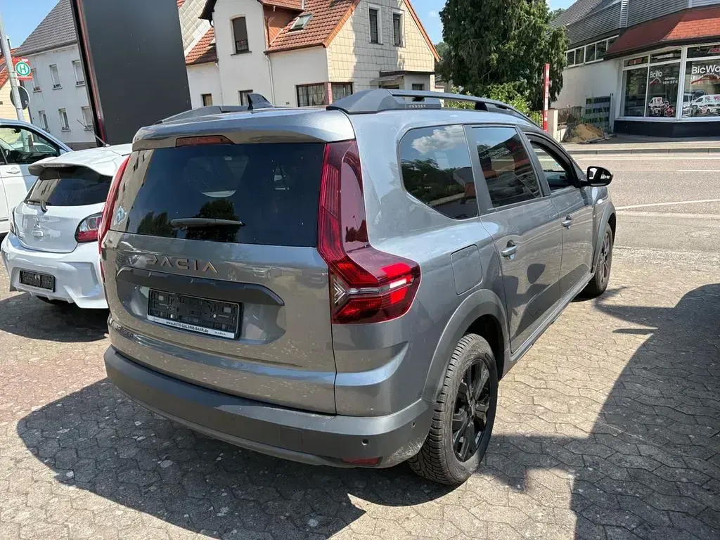 Gebraucht Dacia Jogger Extreme 110 PS (80 kW) 2023 Grau Van / Kleinbus