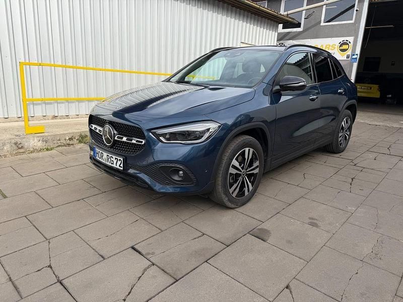 Gebraucht Mercedes GLA250 218 PS (160 kW) 2023 Blau SUV