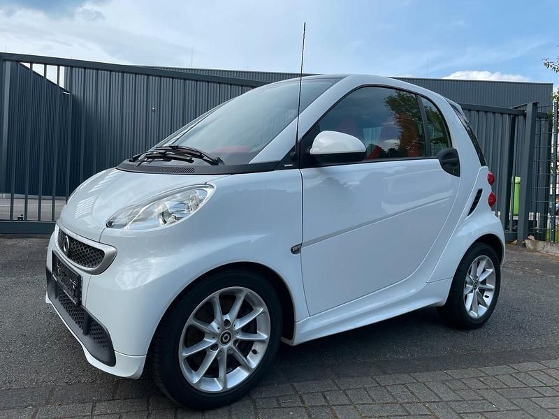 Weiß Gebraucht 2013 Smart ForTwo Coupé Passion Coupé | 4.400 € (Fairer Preis) - Bild 1/4
