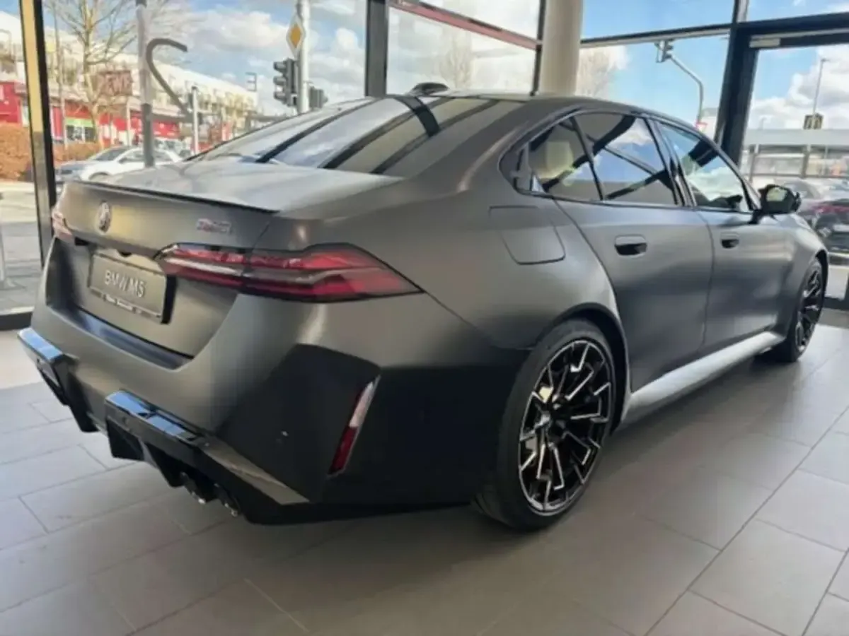 Gebraucht BMW M5 Performance 727 PS (534 kW) 2026 Bmw individual frozen deep gre Limousine