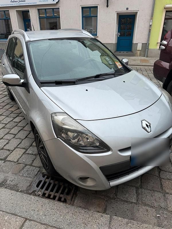 Gebraucht Renault Clio II 75 PS (55 kW) 2009 Silber Kleinwagen