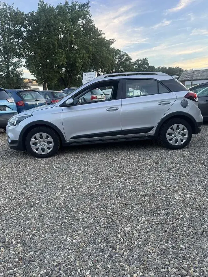 Gebraucht Hyundai i20 Passion 101 PS (74 kW) 2018 Suv Kleinwagen