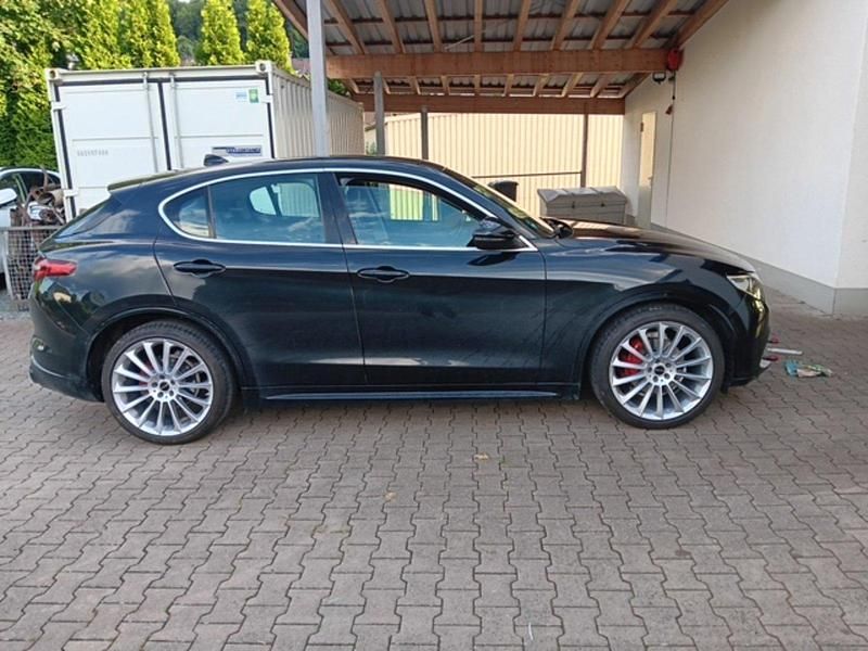 Gebraucht Alfa Romeo Stelvio 209 PS (153 kW) 2017 Schwarz SUV