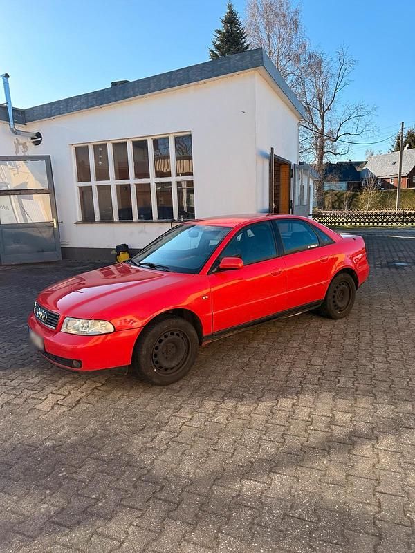 Gebraucht Audi A4 110 PS (80 kW) 1999 Rot Limousine