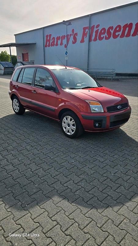 Rot Gebraucht 2009 Ford Fusion Limousine | 2.650 € (Fairer Preis) - Bild 1/4