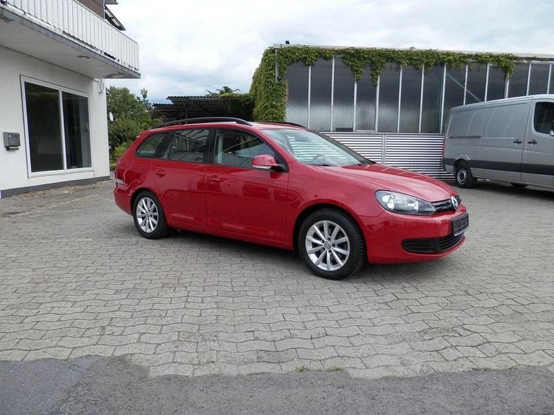 Rot Gebraucht 2010 VW Golf VI Trendline Kombi | 4.590 € (Fairer Preis) - Bild 1/4