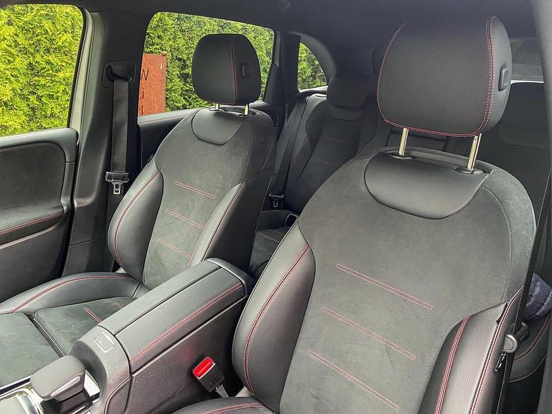 Usata Mercedes B220 Style 190 CV (139 kW) 2019 Argento Monovolume