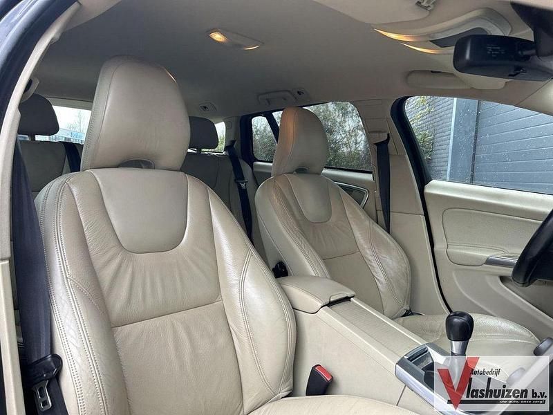 Gebraucht Volvo V60 Kinetic 150 PS (110 kW) 2012 Schwarz Kombi