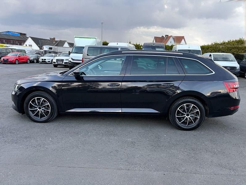 Gebraucht Skoda Superb Ambition 190 PS (139 kW) 2017 Schwarz Kombi