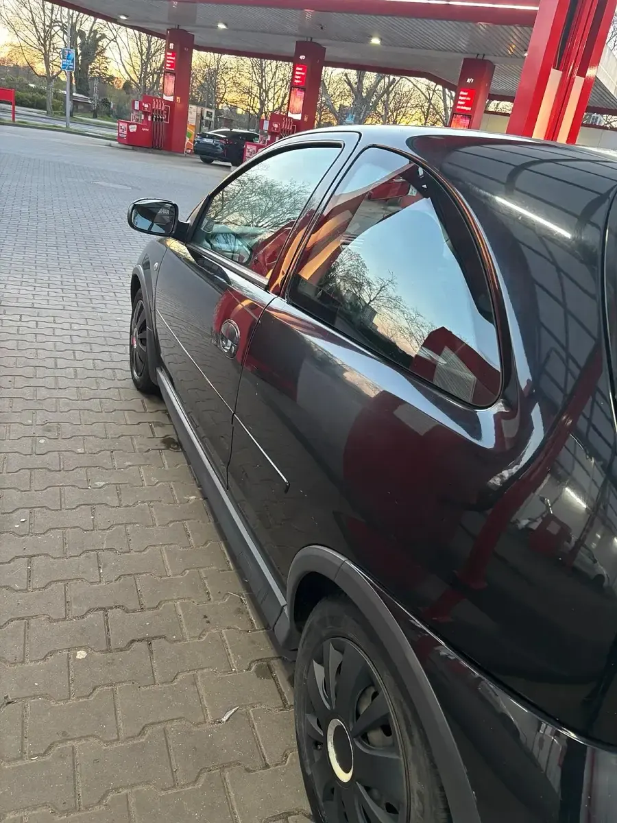 Usado Opel Corsa 75 HP (55 kW) 2005 Preto Citadino
