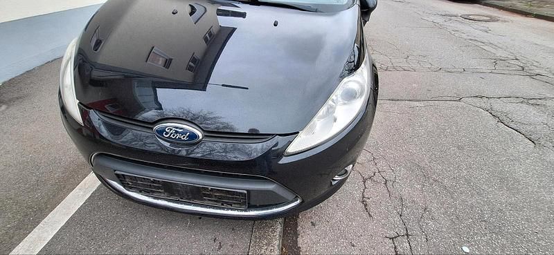 Gebraucht Ford Fiesta Titanium 82 PS (60 kW) 2011 Schwarz Kleinwagen