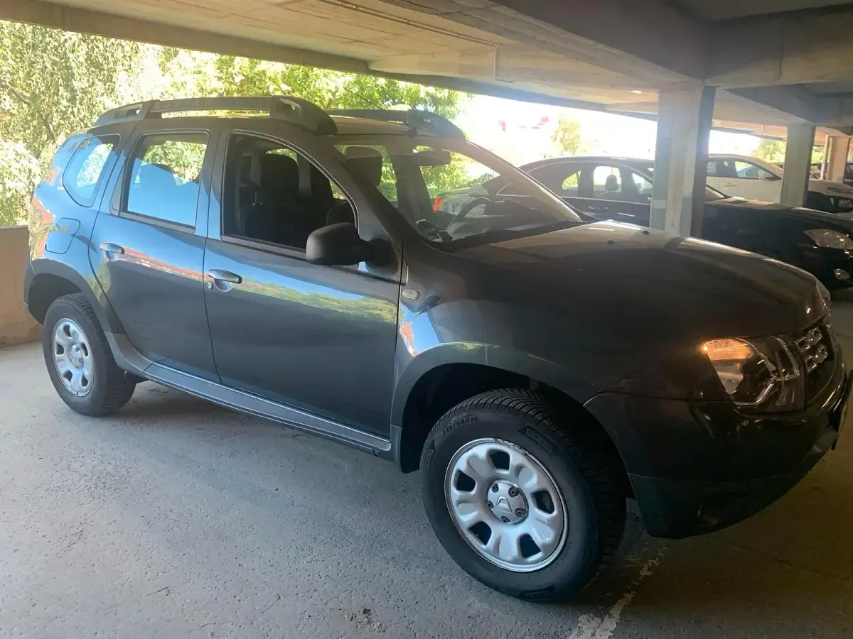 Gebraucht Dacia Duster 128 PS (94 kW) 2014 Grau SUV