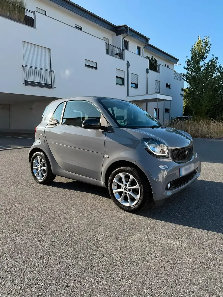 Gebraucht Smart ForTwo Coupé Passion 71 PS (52 kW) 2019 Grau Coupé