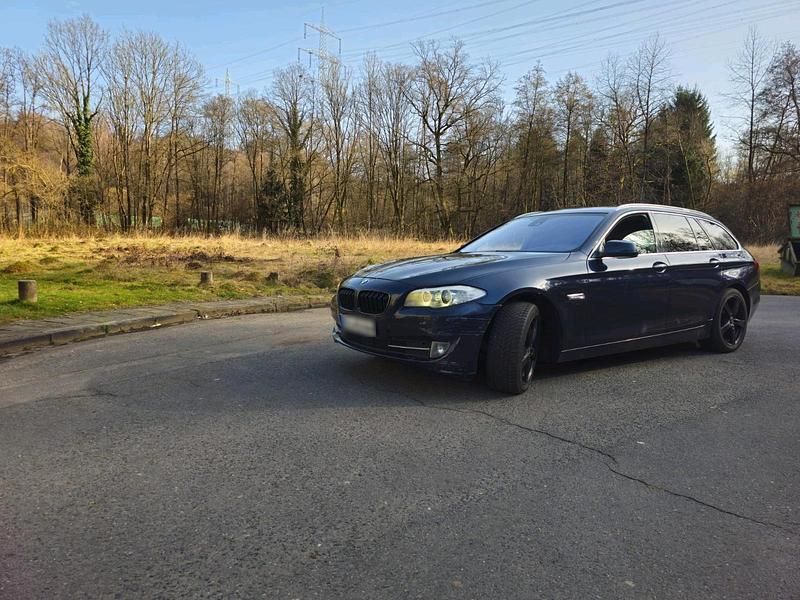 Gebraucht BMW 535 313 PS (230 kW) 2011 Blau Kombi
