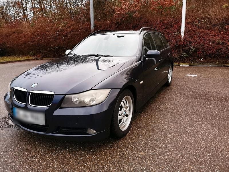 Blau Gebraucht 2006 BMW 320 Kombi | 1.999 € - Bild 1/4