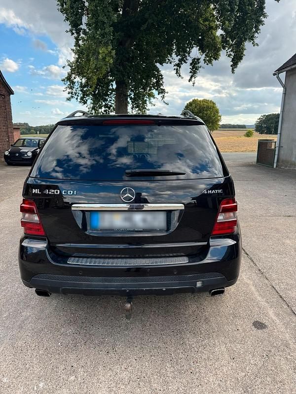 Gebraucht Mercedes ML420 306 PS (225 kW) 2007 Schwarz SUV