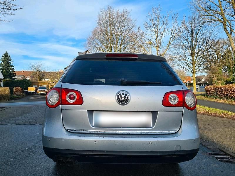 Gebraucht VW Passat 140 PS (102 kW) 2010 Grau Kombi