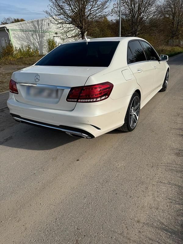 Gebraucht Mercedes E500 AMG 408 PS (300 kW) 2013 Weiß Limousine